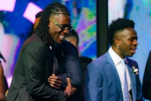 九游体育娱乐-米利唐昨日举办婚礼，维尼修斯、罗德里戈、卡马文加出席