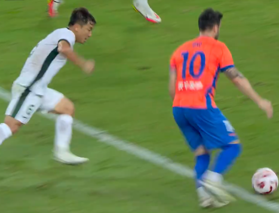 九游官网-太差了！北京国安“废柴”暴露，拖全队后腿，沦为山东泰山活靶子