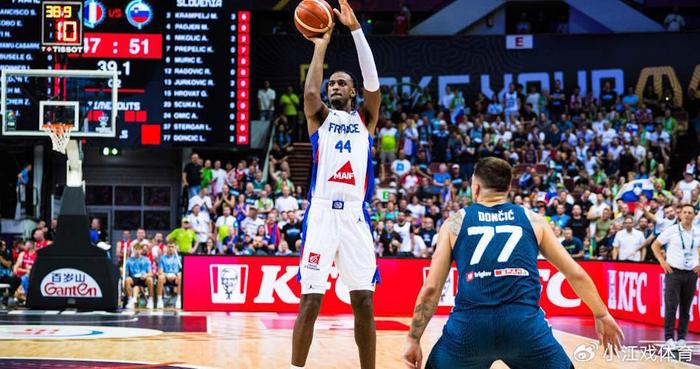 九游官网-法国胜波兰迎噩耗！萨尔因伤退出欧洲杯 亚布塞莱爆发轰36分成顶梁柱